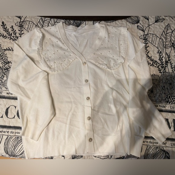 brand new cardigan with pearls - Picture 2 of 2